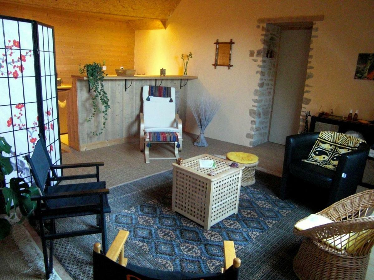 Les Hirondelles Hotel Sainte-Suzanne  Eksteriør billede